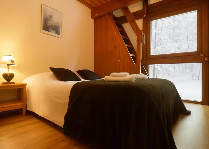 Chantey Mourry 67 - Happy