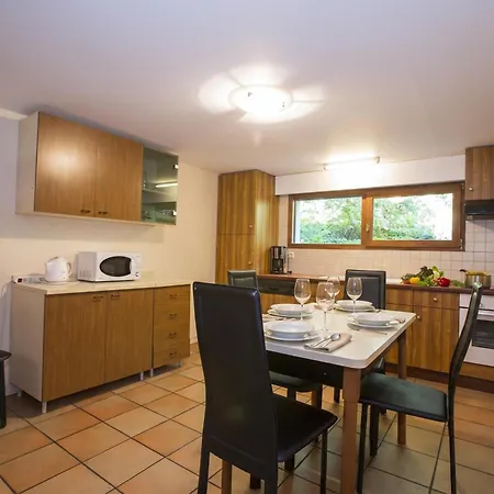 Σαλέ Chantey Mourry 67 & Sleeps 8-9 - Happy Σαμονί