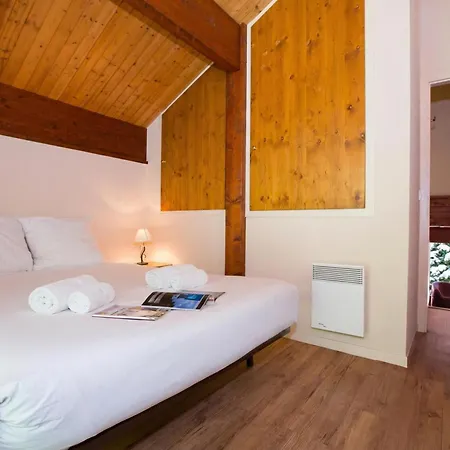 Σαλέ Chantey Mourry 67 & Sleeps 8-9 - Happy