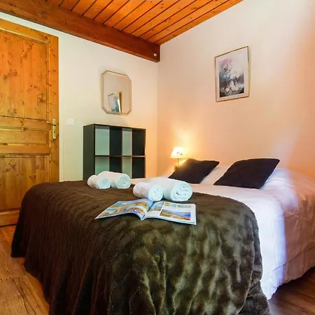 Σαλέ Chantey Mourry 67 & Sleeps 8-9 - Happy Σαμονί