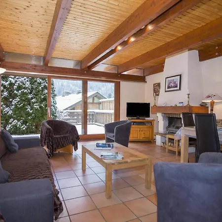 Chantey Mourry 67 & Sleeps 8-9 - Happy Chamonix