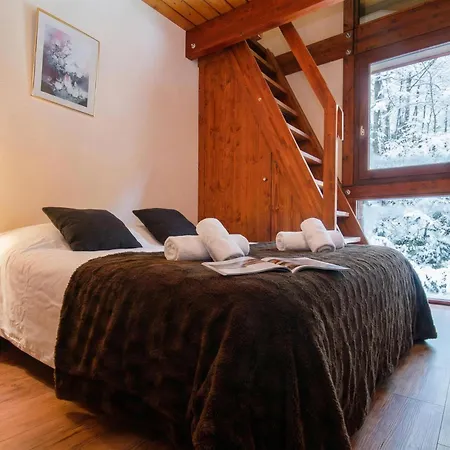 Chalet Chantey Mourry 67 & Sleeps 8-9 - Happy
