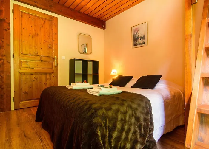 Chantey Mourry 67 - Happy